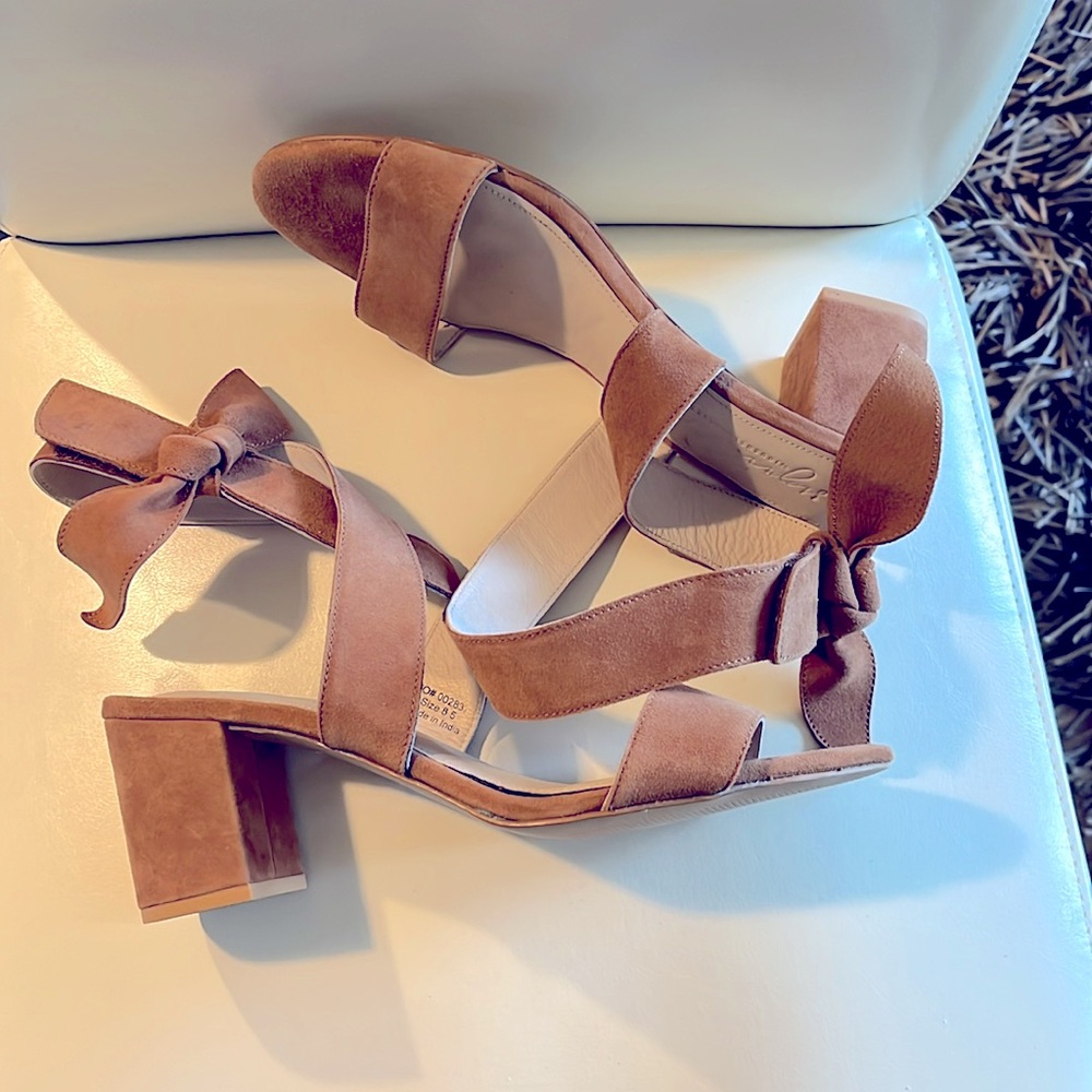 Signature By JOURNEE COLLECTION HEELS - Picture 2 of 12